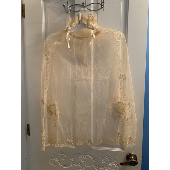 1942 Vintage First Communion Dress, 3 pieces,  Satin, Lace, Veil, Fair Condition - Picture 8 of 16